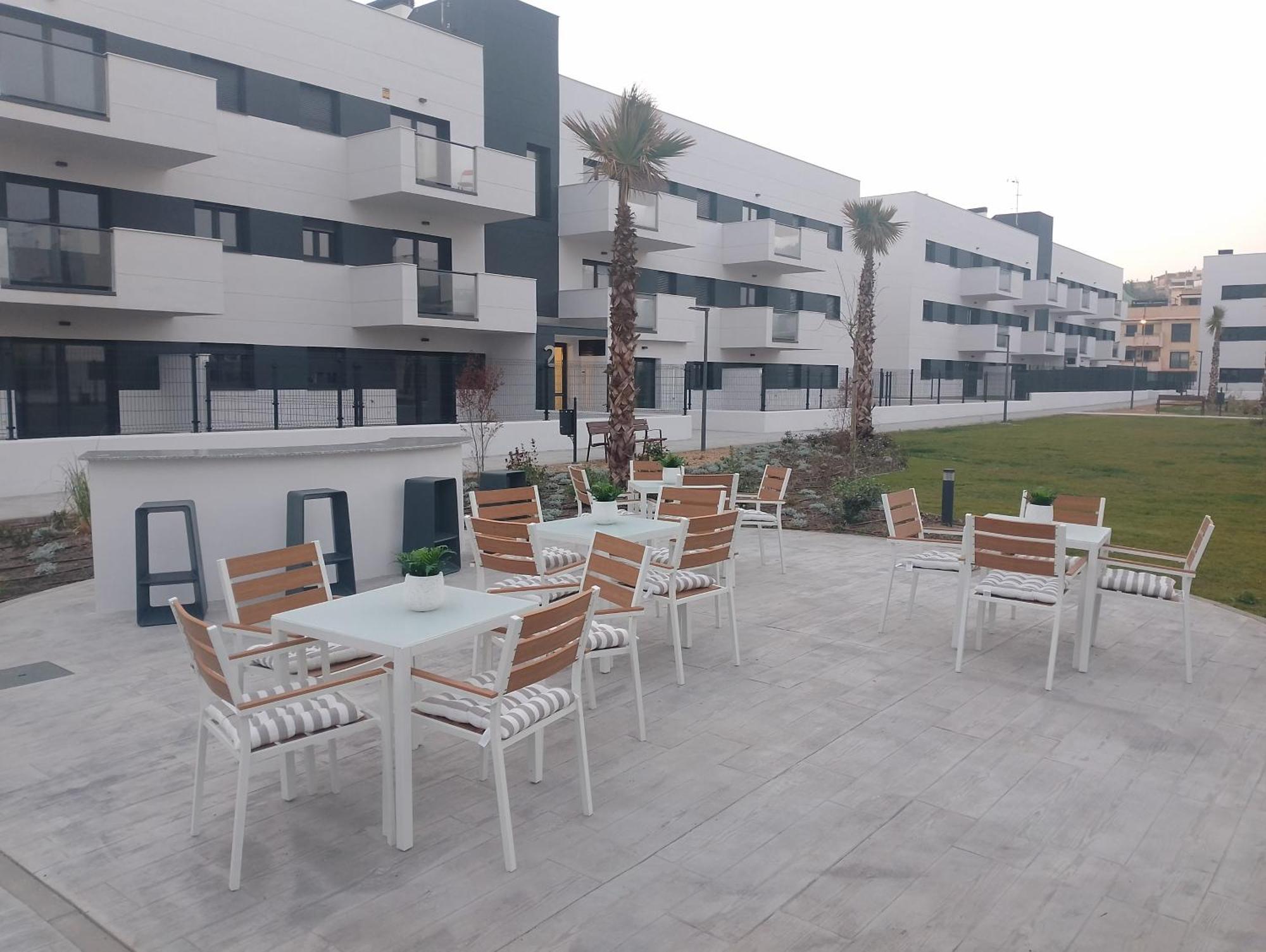 Bajo Con Jardin En Primera Linea De Playa Apartment Malaga Exterior photo